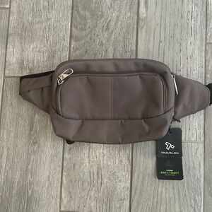 Travelon Anti-Theft Classic Fanny Pack